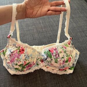 sophie b. Demi Bra. Underwire. Sz 34B.
